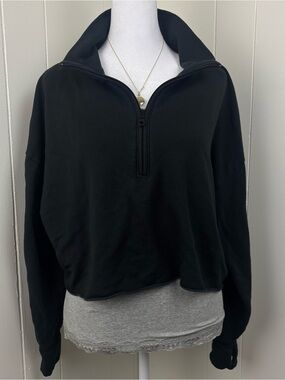 Black Half-Zip Cropped Pullover Sweatshirt